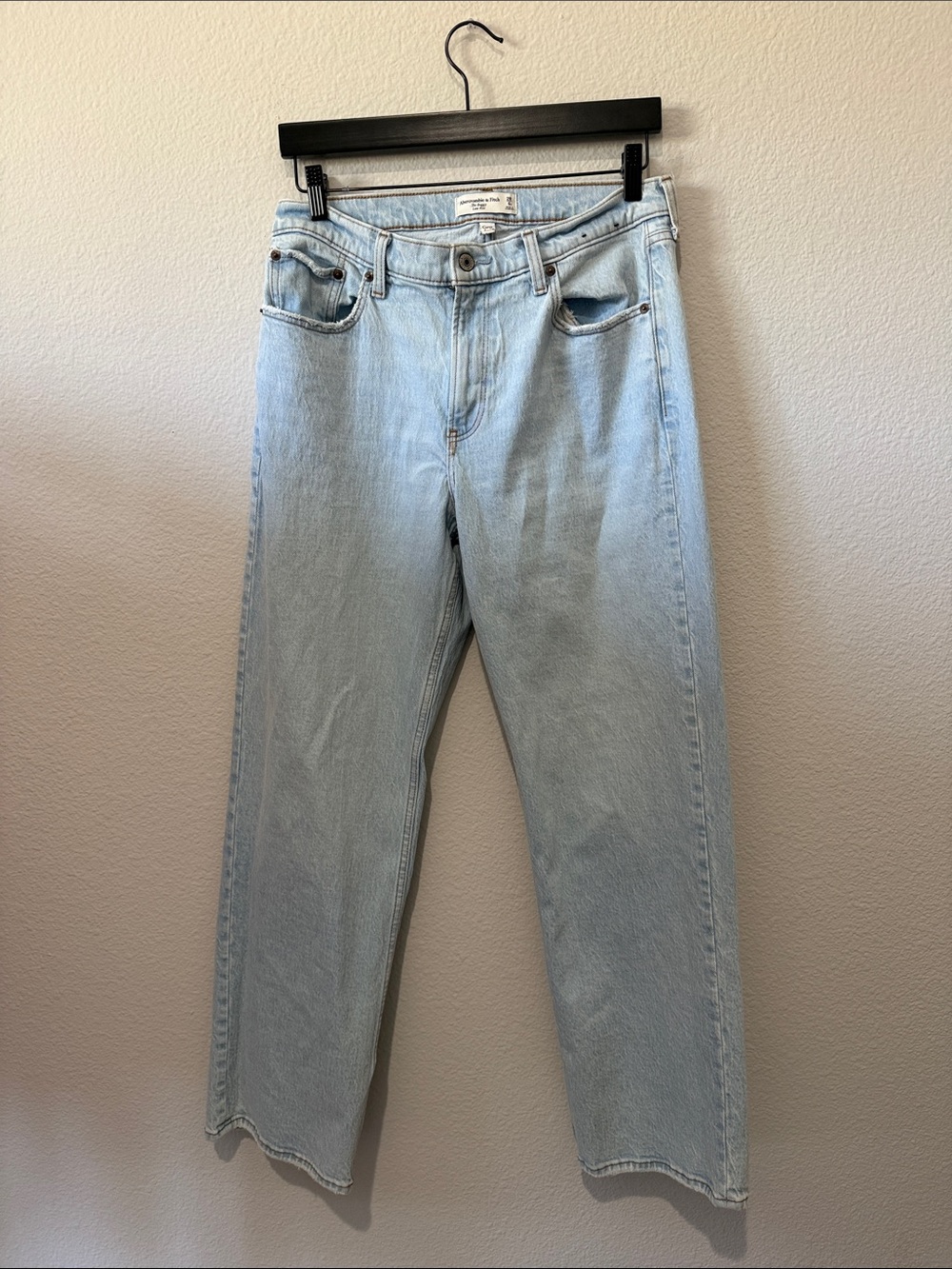 Abercrombie & Fitch The Baggy Low Rise Light Blue Straight Leg Jeans